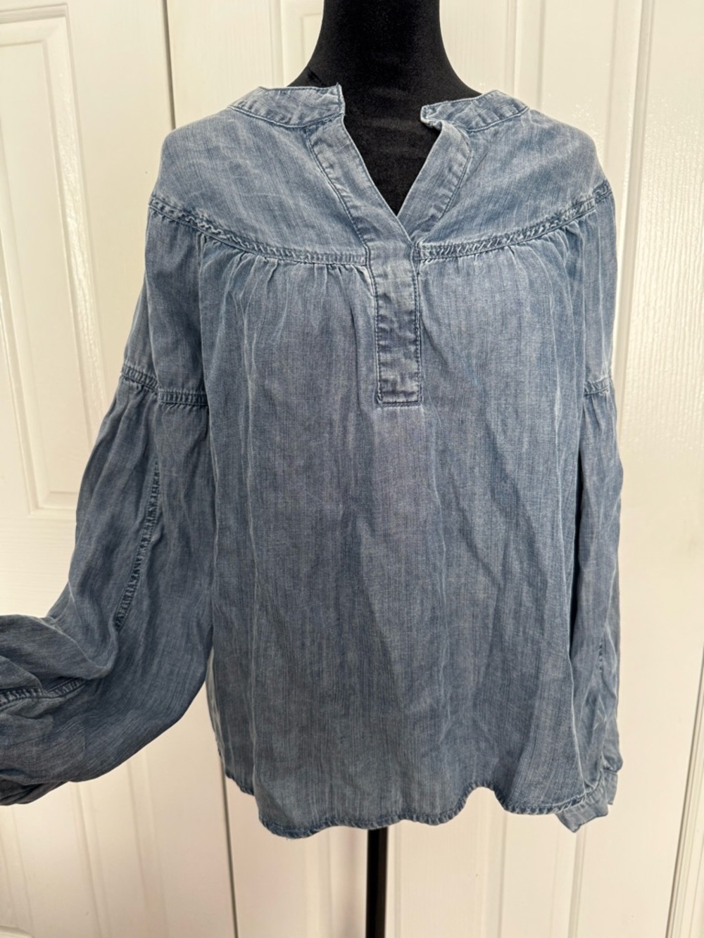 Philosophy Chambray Blouse Top XL Blue Lyocell Peasant Boho Long Sleeve NWT
